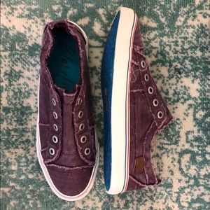 Blowfish plum tennis shoe